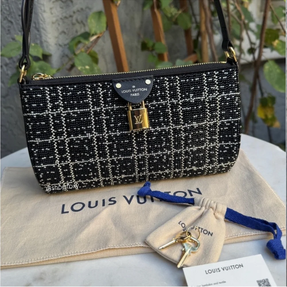 Louis Vuitton Beaded Pochette Tirette Shoulder Bag